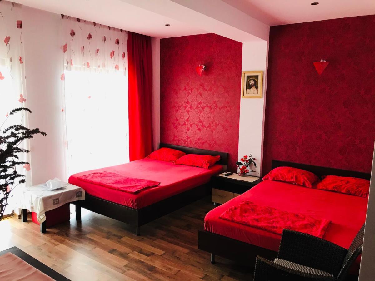 Vila Orange Hotel นาโวดาริ ภายนอก รูปภาพ