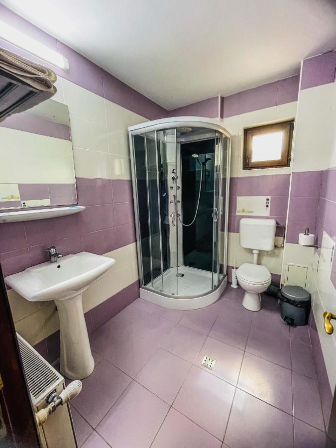 Vila Orange Hotel นาโวดาริ ภายนอก รูปภาพ