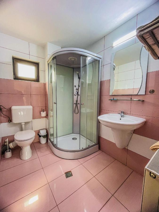 Vila Orange Hotel นาโวดาริ ภายนอก รูปภาพ