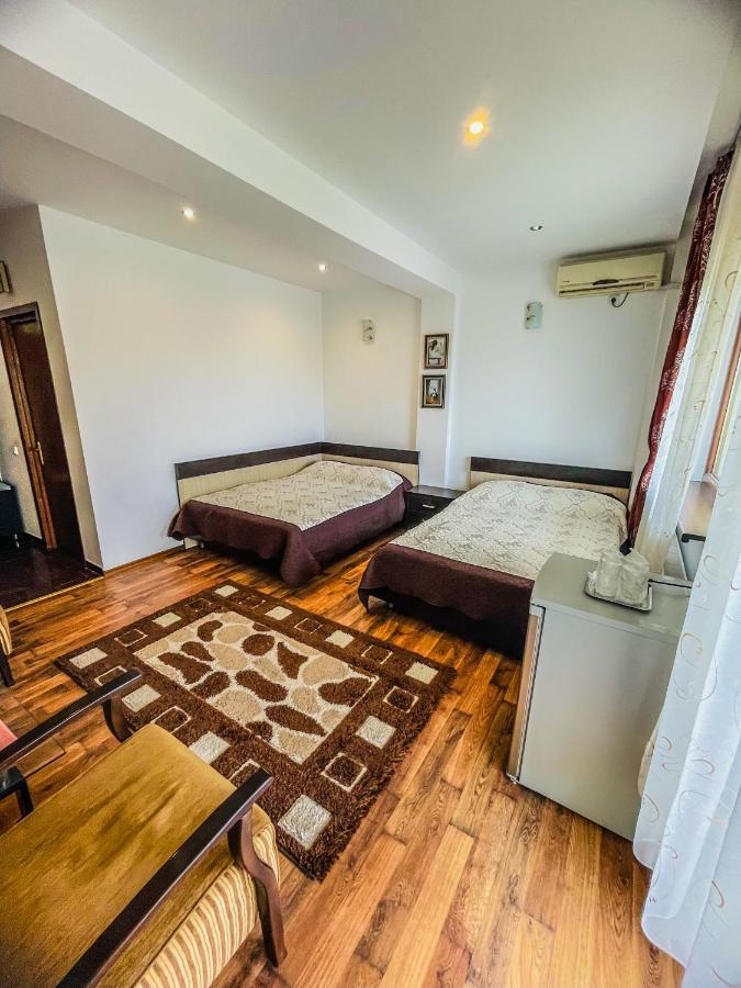 Vila Orange Hotel นาโวดาริ ภายนอก รูปภาพ