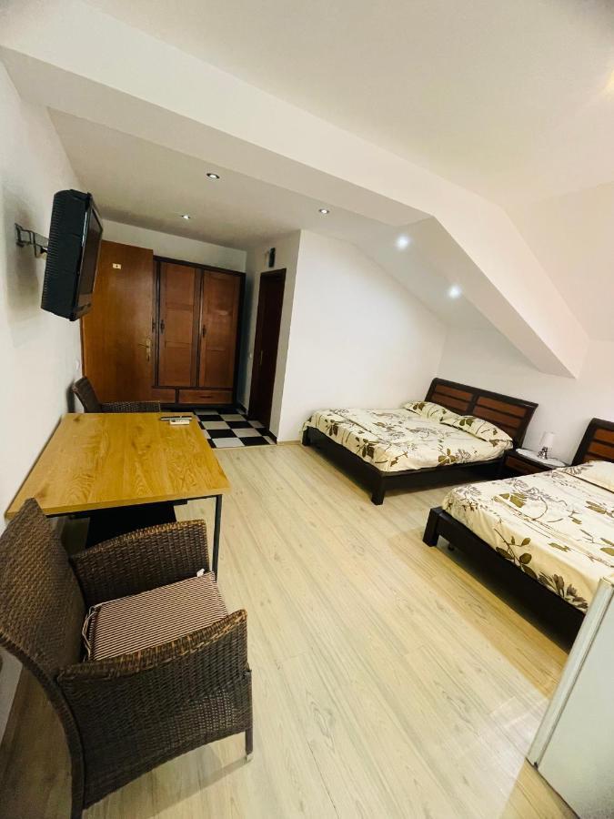 Vila Orange Hotel นาโวดาริ ภายนอก รูปภาพ