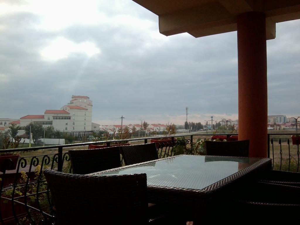 Vila Orange Hotel นาโวดาริ ภายนอก รูปภาพ